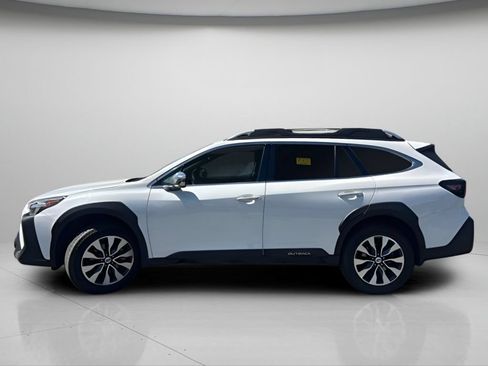 Used 2023 Subaru Outback Touring AWD/4WD image 17