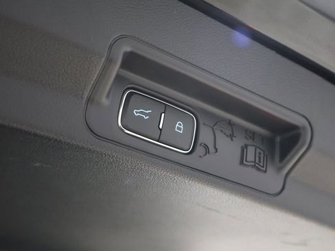 Used 2025 Ford Explorer Active image 20