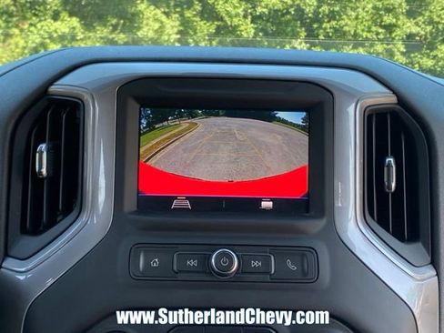 Used 2022 Chevrolet Silverado 1500 Custom Trail Boss AWD/4WD image 32