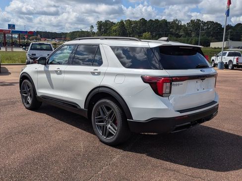 New 2026 Ford Explorer ST-Line w/ ST-Line Street Pack RWD image 3