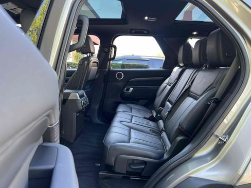 Used 2018 Land Rover Discovery HSE AWD/4WD image 32