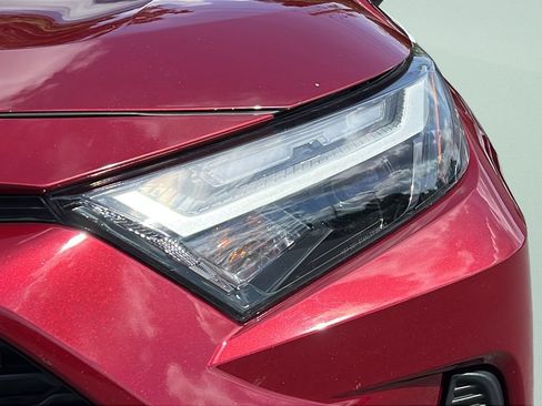 Used 2025 Toyota RAV4 XLE FWD image 23