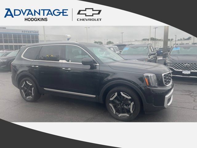 Used 2025 Kia Telluride S FWD image 1