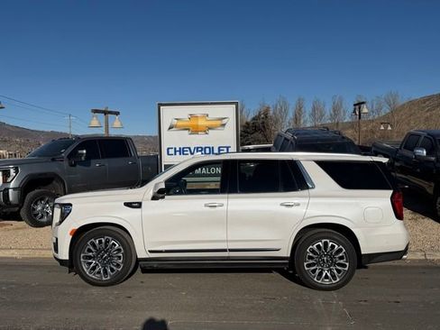 Used 2024 GMC Yukon Denali Ultimate AWD/4WD image 2
