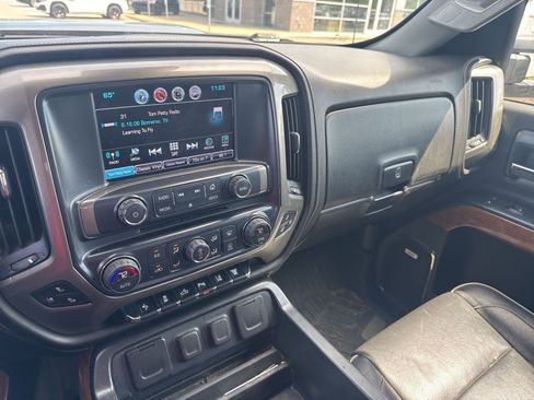 Used 2018 Chevrolet Silverado 2500 High Country w/ Duramax Plus Package image 22