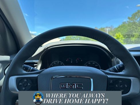 Used 2018 GMC Acadia SLE image 12