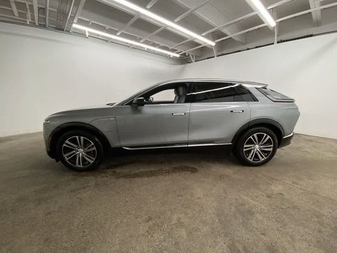 Certified 2025 Cadillac Lyriq Luxury image 3