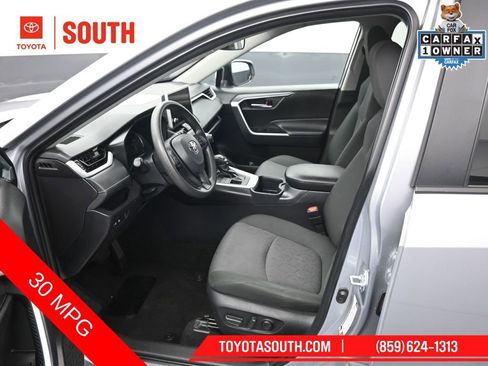 Used 2025 Toyota RAV4 XLE image 9