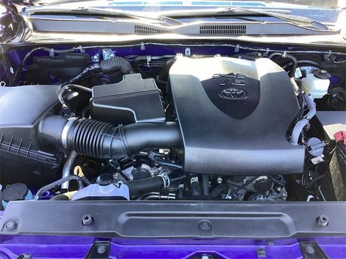 Certified 2022 Toyota Tacoma SR5 image 27