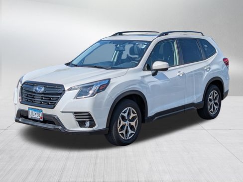 Used 2024 Subaru Forester Premium AWD/4WD image 3