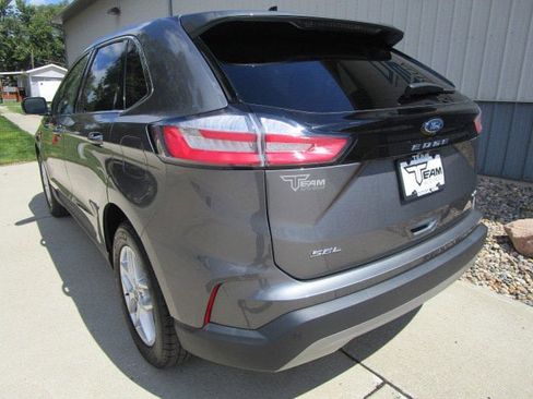 Used 2024 Ford Edge SEL image 5