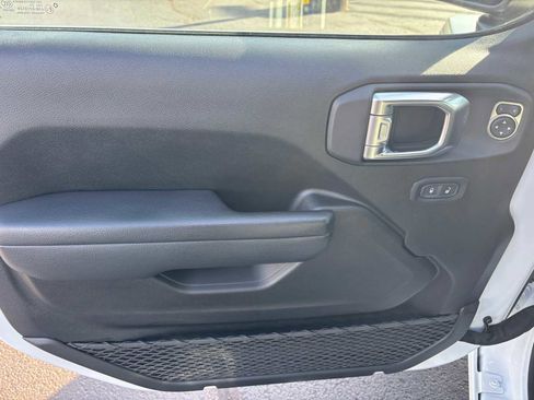 Used 2022 Jeep Wrangler Unlimited Sport w/ Sun And Sound Package image 18