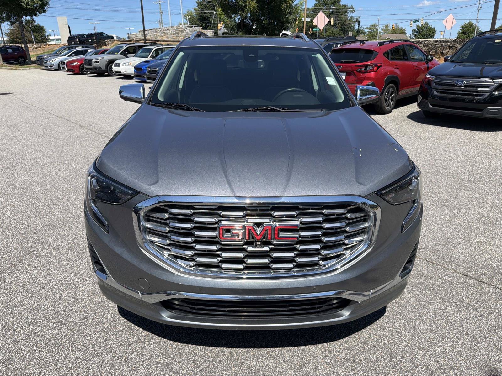 Used 2020 GMC Terrain Denali w/ Denali Premium Package FWD image 5