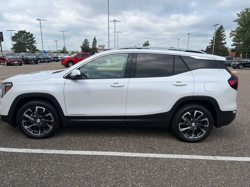 Used 2023 GMC Terrain SLT w/ Infotainment Package II AWD/4WD image 4