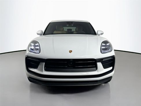 Certified 2026 Porsche Macan AWD/4WD image 10