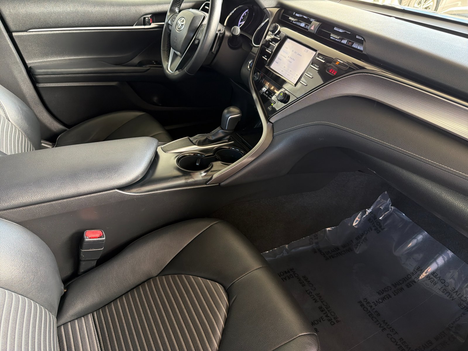 Used 2019 Toyota Camry SE w/ Convenience Package FWD image 14