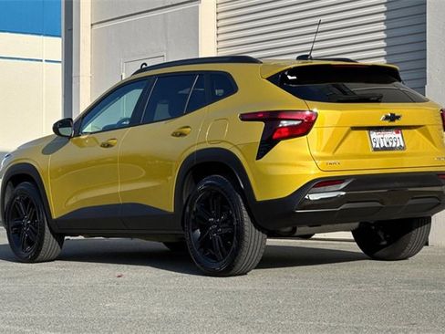 Used 2025 Chevrolet Trax ACTIV w/ Driver Confidence Package image 6