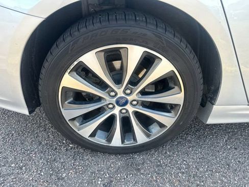 Used 2019 Ford Fusion SE AWD/4WD image 8