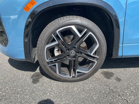 Certified 2025 Volkswagen Tiguan SEL R-Line AWD/4WD image 29