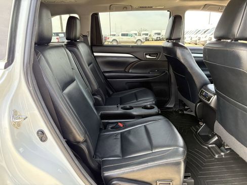 Used 2023 Jeep Grand Cherokee L Laredo image 28