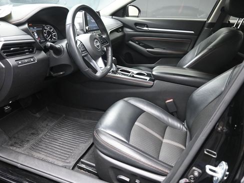 Used 2023 Nissan Altima 2.5 SR image 17