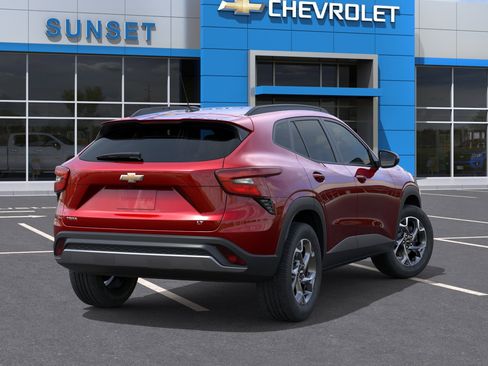 New 2026 Chevrolet Trax LT w/ Driver Confidence Package FWD image 4