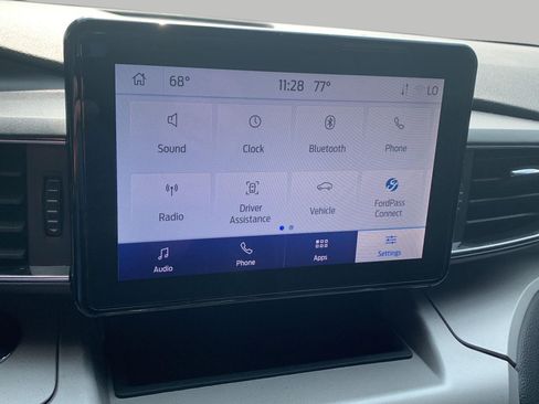 Used 2024 Ford Explorer XLT w/ Equipment Group 202A AWD/4WD image 17