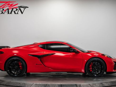 Used 2024 Chevrolet Corvette Z06 w/ Stealth Interior Trim Package image 14