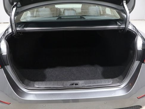 Used 2024 Nissan Sentra S image 4