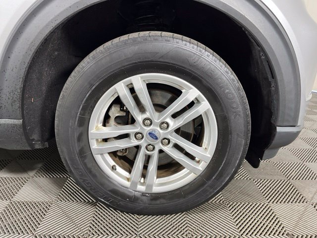 Used 2022 Ford Explorer XLT w/ Equipment Group 202A AWD/4WD image 9