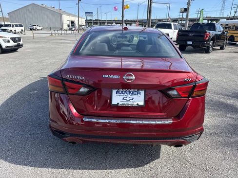 Used 2023 Nissan Altima 2.5 SV w/ SV Premium Package FWD image 7