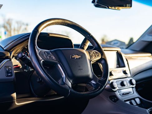 Used 2019 Chevrolet Tahoe LT image 13