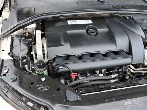 Used 2011 Volvo XC70 T6 image 38