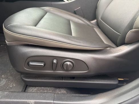 Used 2025 Chevrolet Trax ACTIV image 14