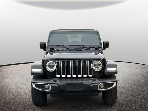 Used 2019 Jeep Wrangler Unlimited Sahara image 8