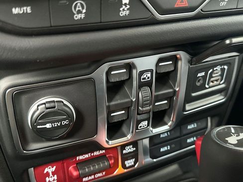 New 2026 Jeep Wrangler Unlimited Rubicon w/ Safety Group image 24