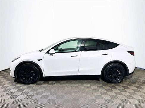 Used 2021 Tesla Model Y Long Range image 5