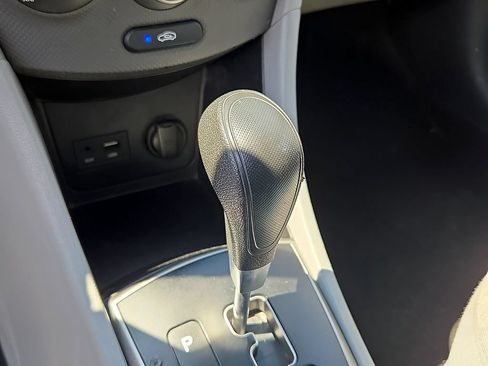 Used 2017 Hyundai Accent SE FWD image 21