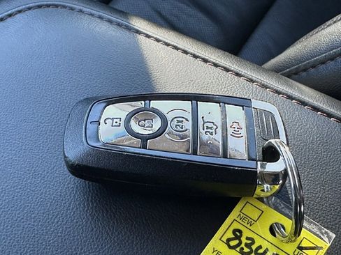 Used 2023 Lincoln Aviator Reserve image 32