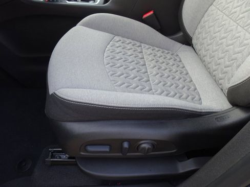 Certified 2022 Chevrolet Equinox LS w/ LS Convenience Package image 10