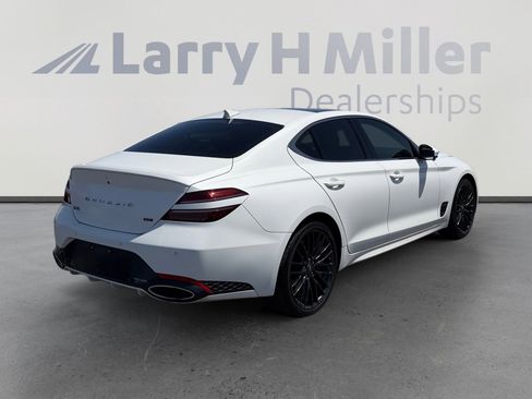 Used 2022 Genesis G70 3.3T Launch Edition RWD image 5