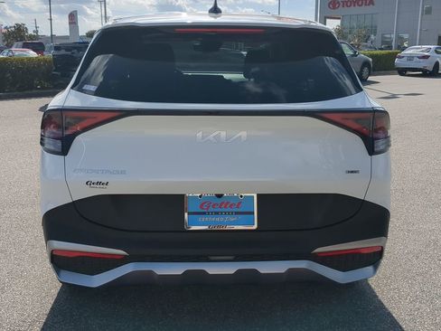 Used 2025 Kia Sportage LX image 14