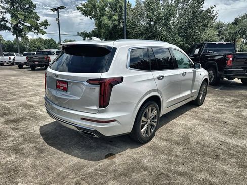 Used 2021 Cadillac XT6 Premium Luxury FWD image 11