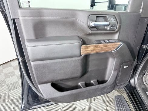 Used 2023 Chevrolet Silverado 2500 High Country image 14