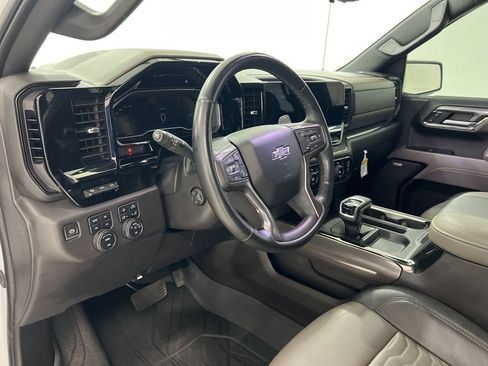 Used 2024 Chevrolet Silverado 1500 ZR2 w/ Technology Package AWD/4WD image 10