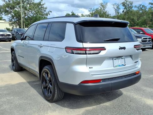Used 2023 Jeep Grand Cherokee L Limited w/ Luxury Tech Group II RWD image 5