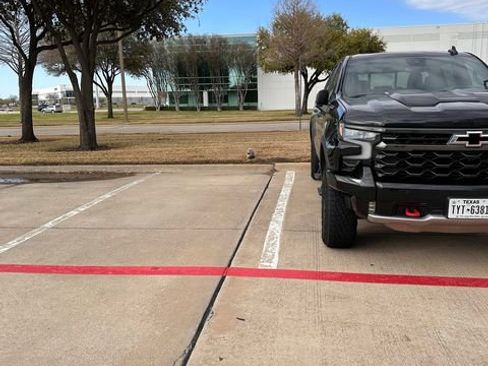 Used 2024 Chevrolet Silverado 1500 ZR2 w/ Technology Package image 17