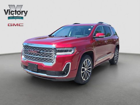 Used 2020 GMC Acadia Denali w/ Technology Package AWD/4WD image 3