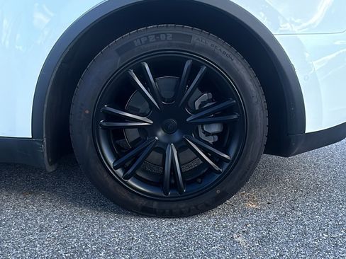 Used 2021 Tesla Model Y 2WD image 18