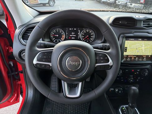 Used 2023 Jeep Renegade Latitude image 24